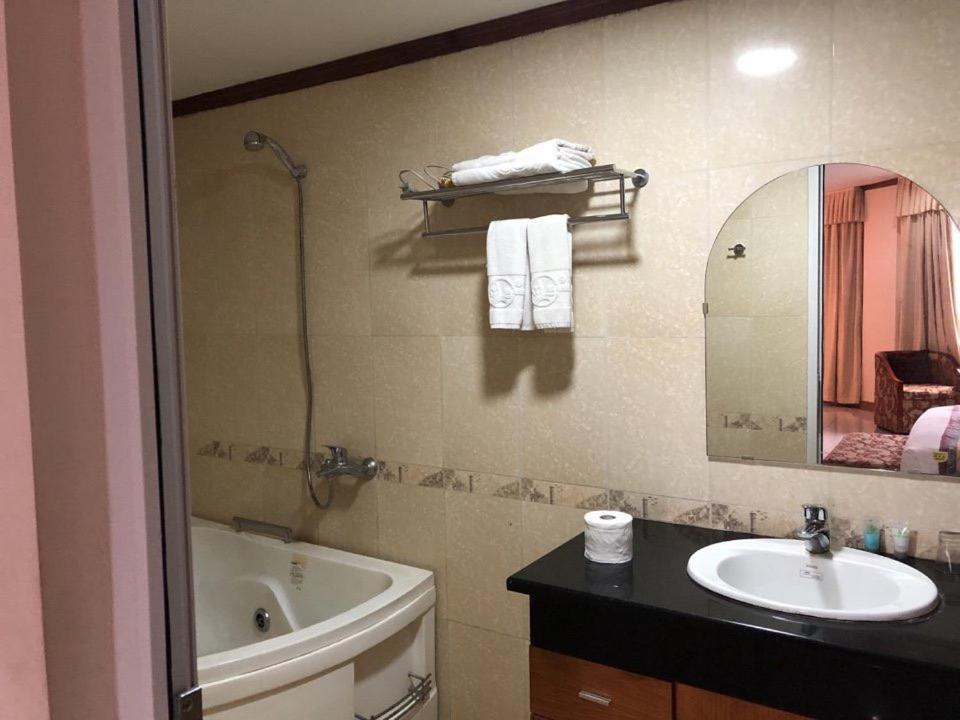 Khach San Ha Anh Hotel Dong Anh Exterior foto